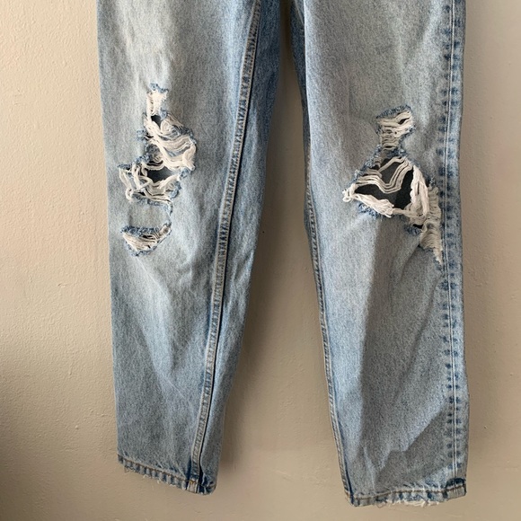 Zara Mom Fit Ripped Jeans - Picture 3 of 7